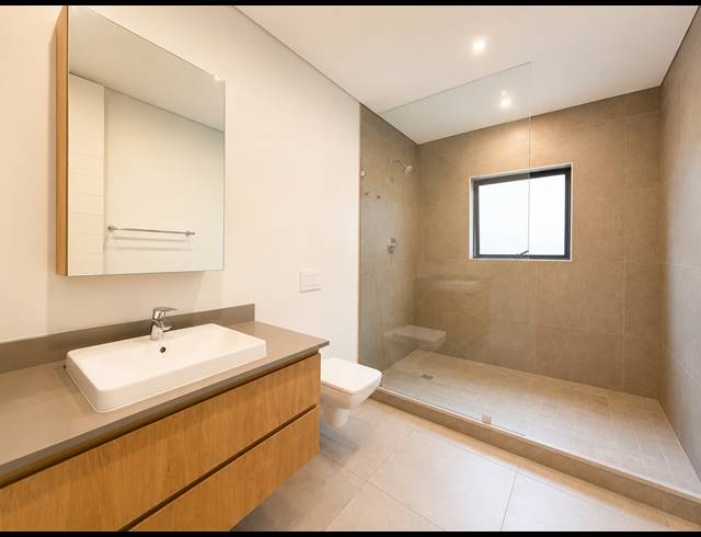 2 BEDROOM APARTMENT FOR SALE IN SHEFFIELD BEACH